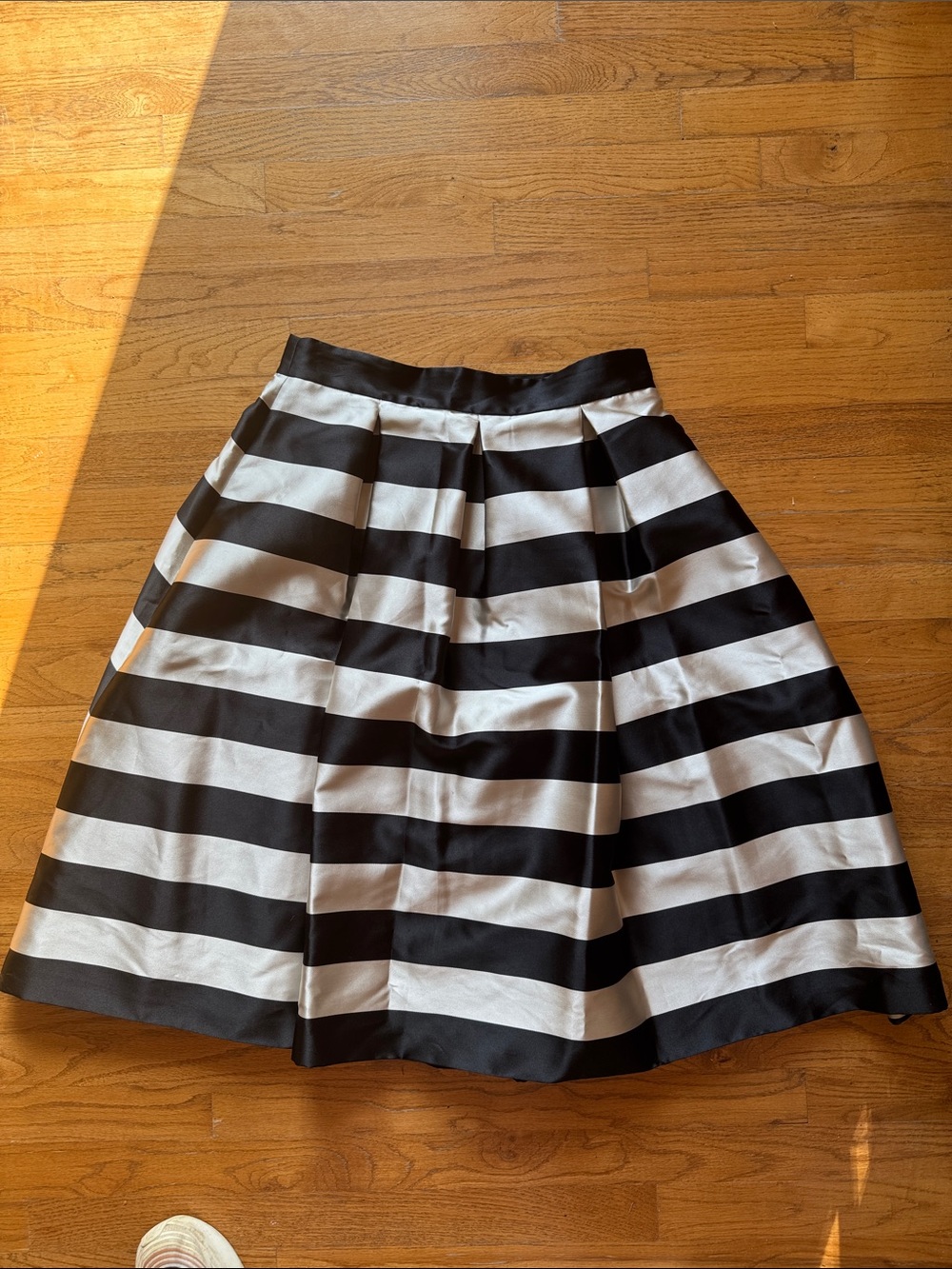 Eliza J Black and White Striped A-Line Midi Skirt size 10